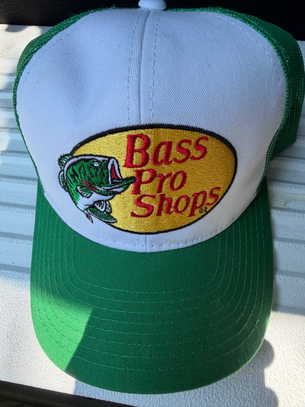 New!  Bass Pro Shops Green & White Trucker Hat